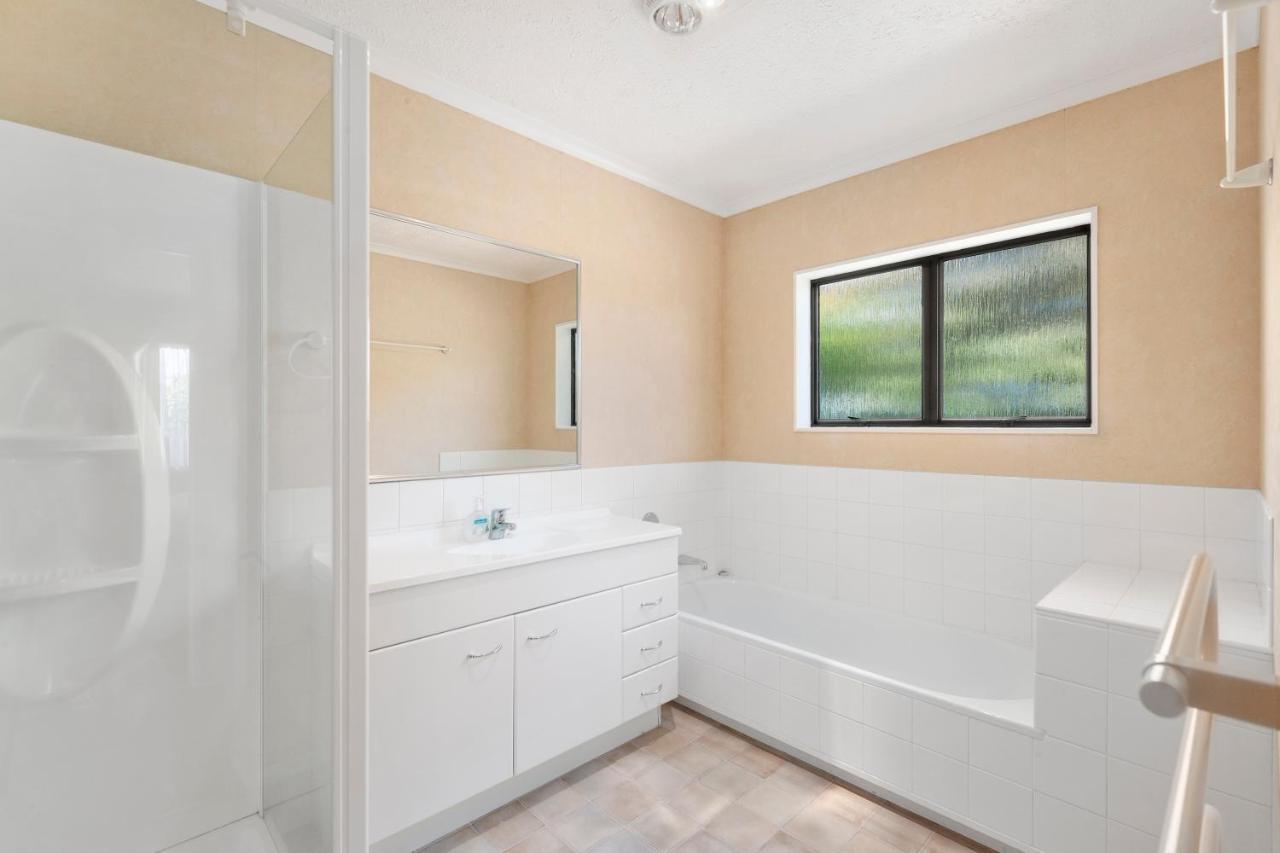 Lake Vista At Two Mile Bay- Taupo Central Home Exterior foto
